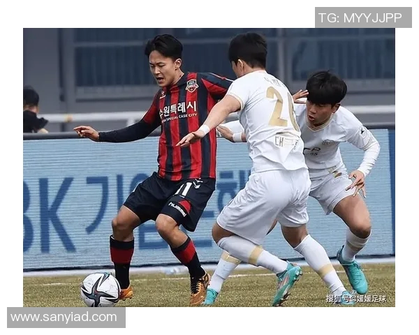 大阪钢铁与札幌冈萨多的激烈对决揭示足球战术与团队精神的较量