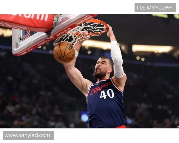 季后赛对决快船与开拓者谁能在激烈战斗中笑到最后