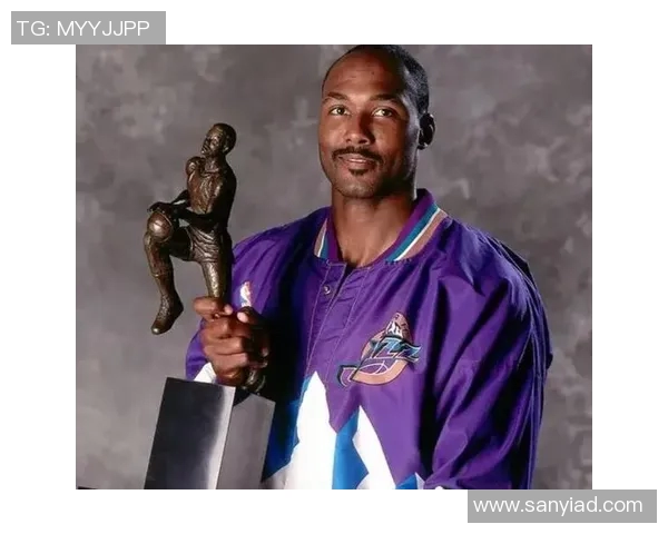 迈克马龙:从篮球新星到职业生涯巅峰的传奇之路探索 迈克马龙:从篮球新星到职业生涯巅峰的传奇之路探索